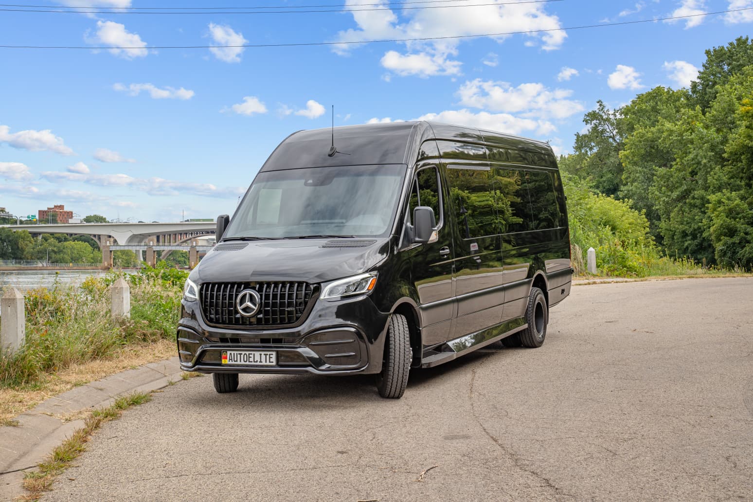 MN Black Car Mercedes-Benz Sprinter executive van