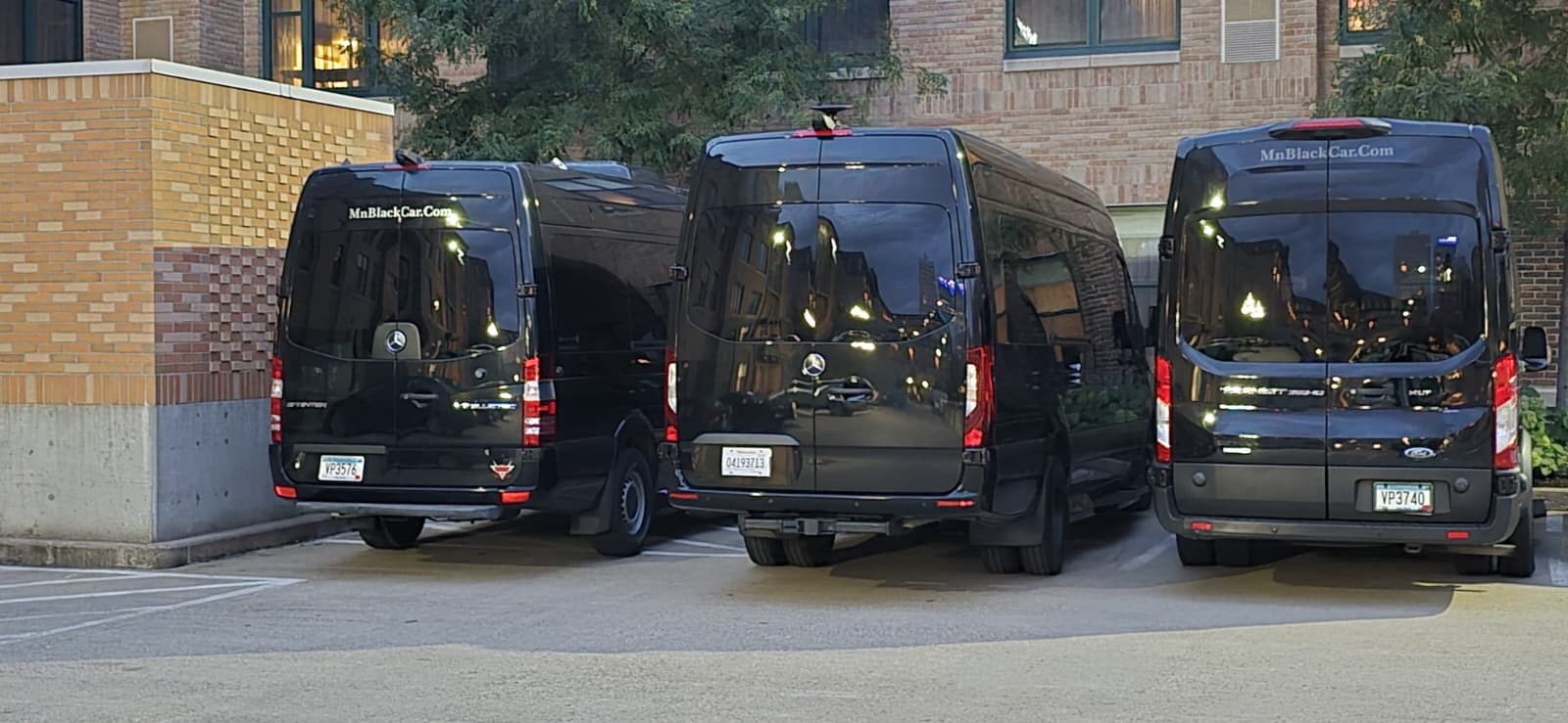 MN Black Car group transportation and shuttle service, view 4
