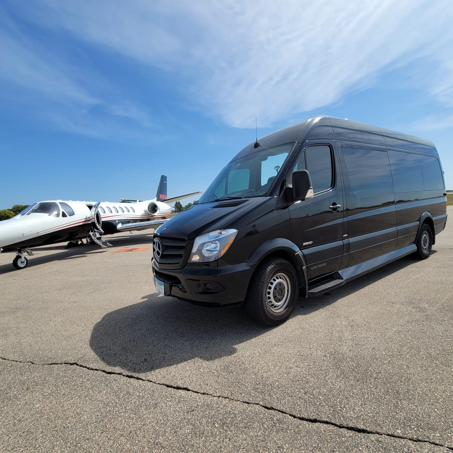 MN Black Car airport pickup service, view 3